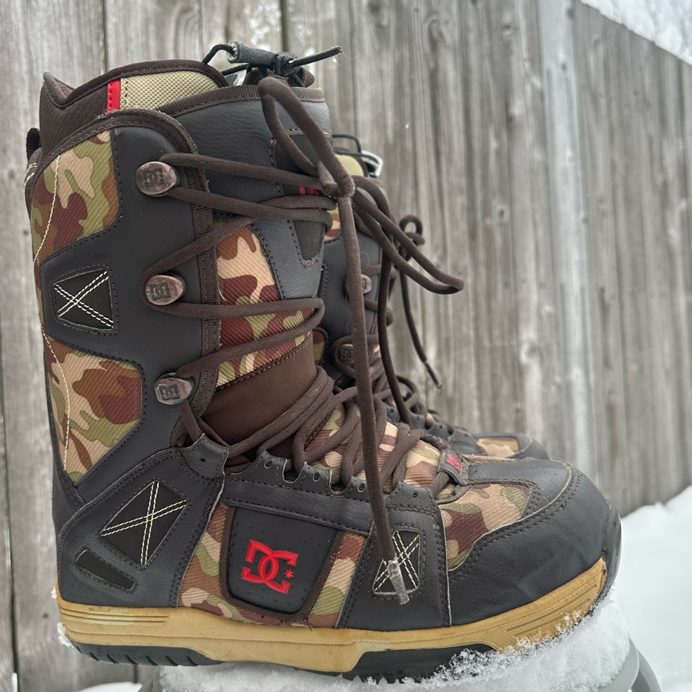 DC Phase Snowboard Boots Mens Size 10 US 9 UK 43 EU camo laced